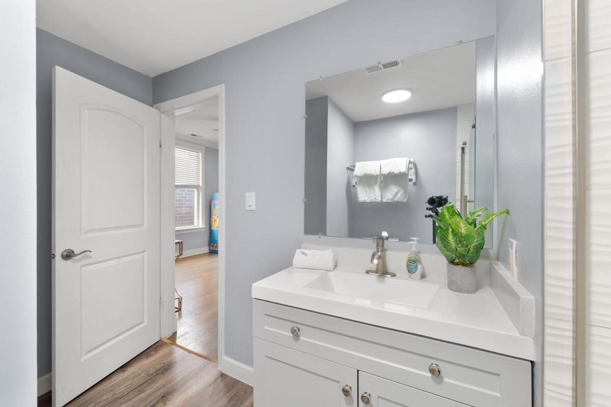 Stylish 2Br Urban Retreat In River West Chicago Bagian luar foto