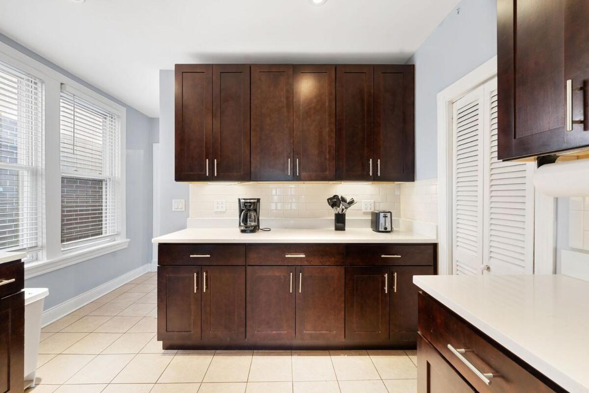 Stylish 2Br Urban Retreat In River West Chicago Bagian luar foto