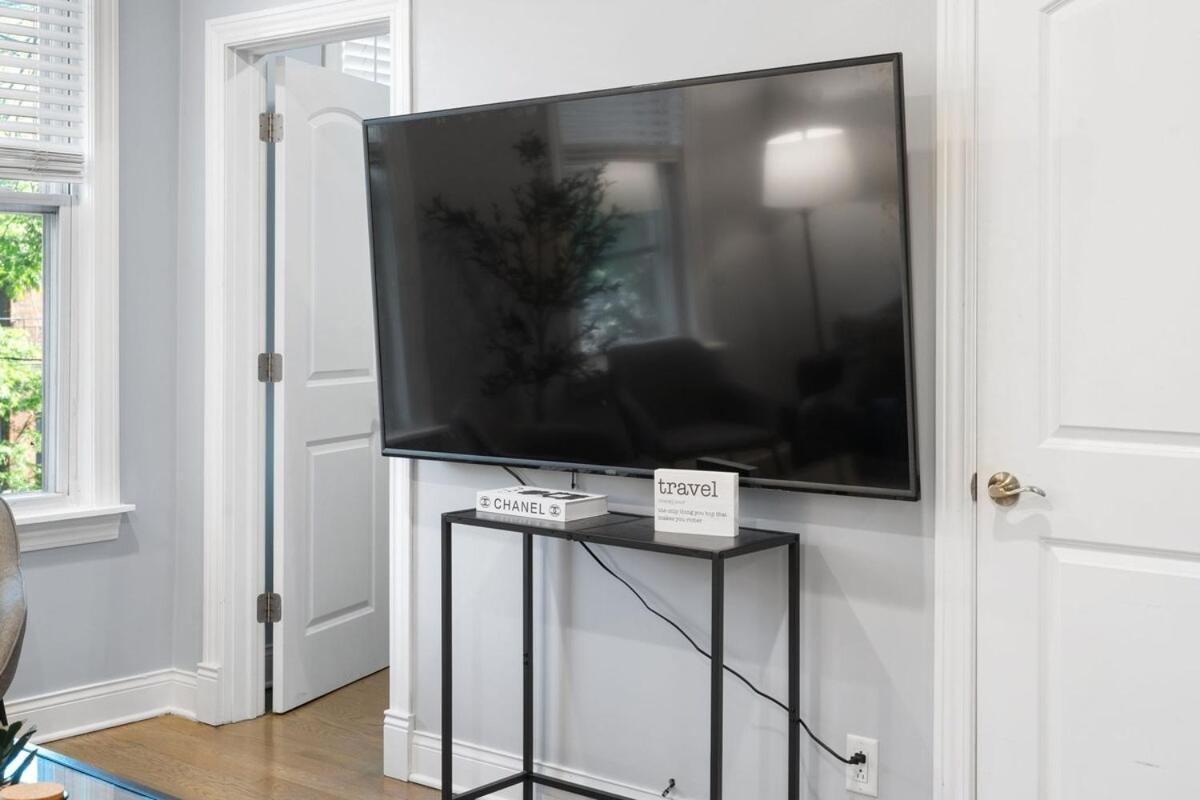 Stylish 2Br Urban Retreat In River West Chicago Bagian luar foto